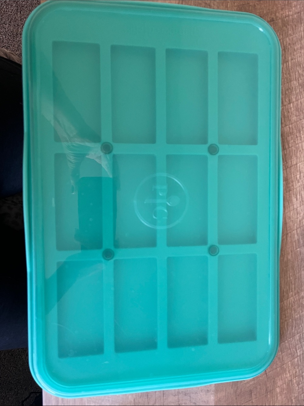 Pampered Chef Teal Silicone Mold Tray for snack bars